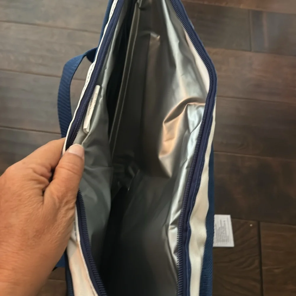 MANNA Insulated Tote Bag Navy & White - Picture 6 of 6